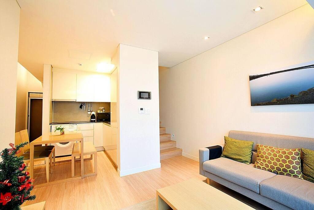 Coveted Palms Village Pension Jeju Exterior photo